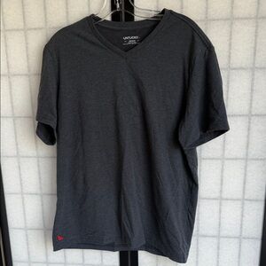 UNTUCKit Men's BUSSOLA V-Neck Tee